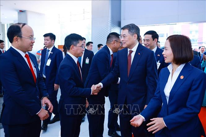 Thủ tướng Lê Minh Hưng thăm, làm việc với Công ty Unitel